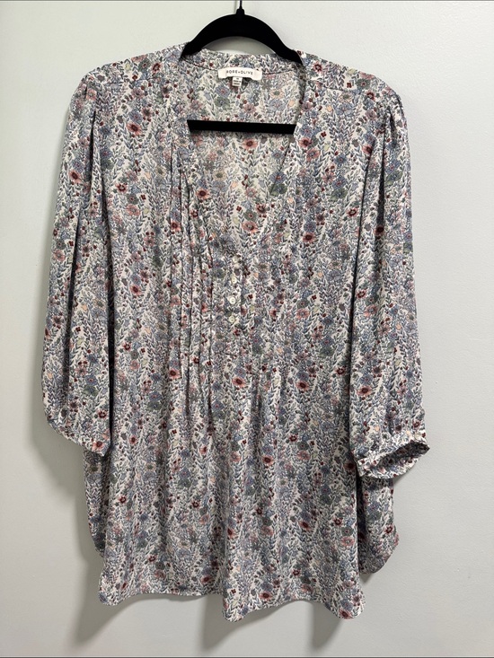 Rose & Olive Tops - Rose & Olive Floral V-Neck Women's Blouse - Blue & Pink